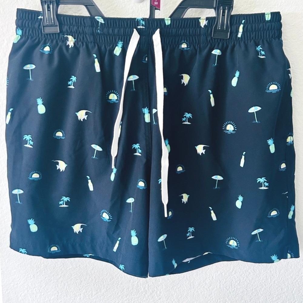 Chubbies Mens Swim Trunks Black Tropical Pineapple Print 5.5 Inseam XL
